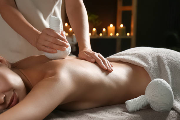 What is the highest-rated spa offering massage therapy in Florida?